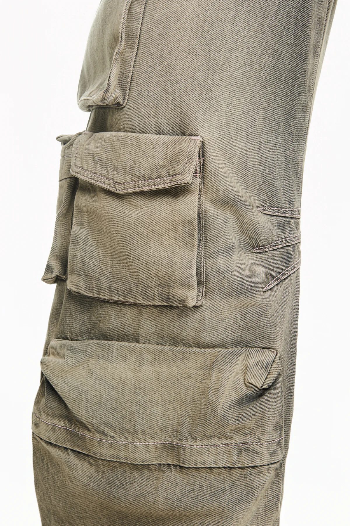 Calça Múltiplos Bolsos Cinza